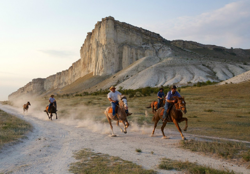 Прогулки на лошадях в Крыму