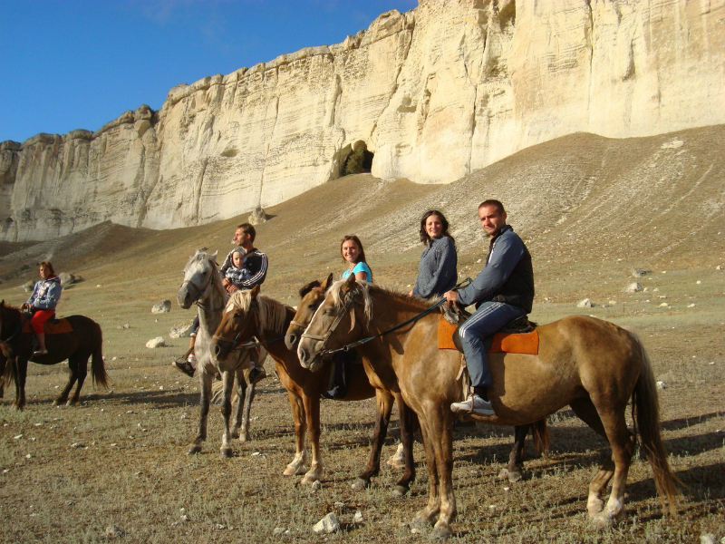 Отправьтесь на конные прогулки в Крыму Конные прогулки Крым цена